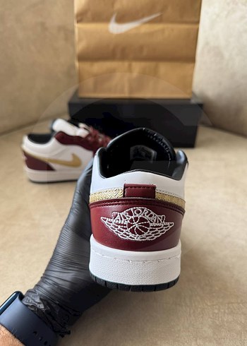 Nike Bordo Beyaz Kadın Spor Ayakkabı