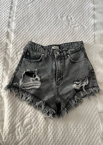 Gri Yırtık Mini Kot Şort