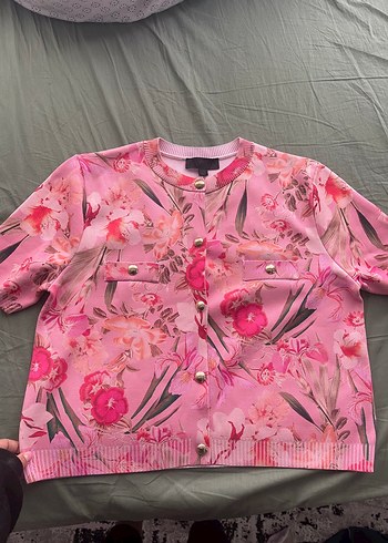 Zara Pembe Cicekli Kisa Triko Hirka