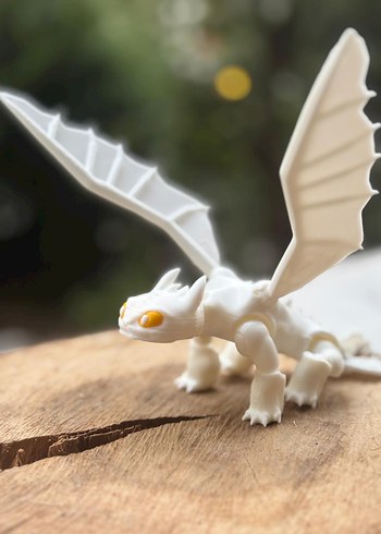 3D Baskı ile Beyaz Ejderha Aksiyon Figürü