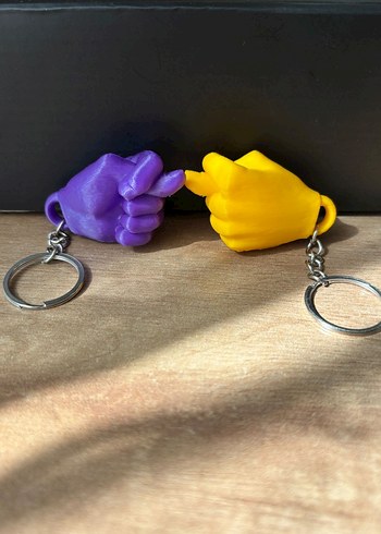 3D Baskı ile Renkli Parmak Şekilli Anahtarlık