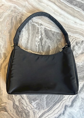 Bershka Siyah Minimalist Fermuarlı Kadın Çanta - Görsel 3