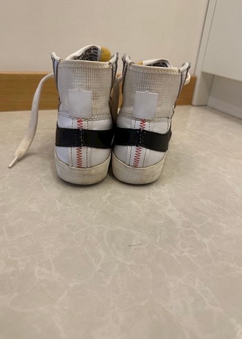 38 Beden beyaz Renk Nike Blazer Mid77 Jumbo orijinal ayakkabı