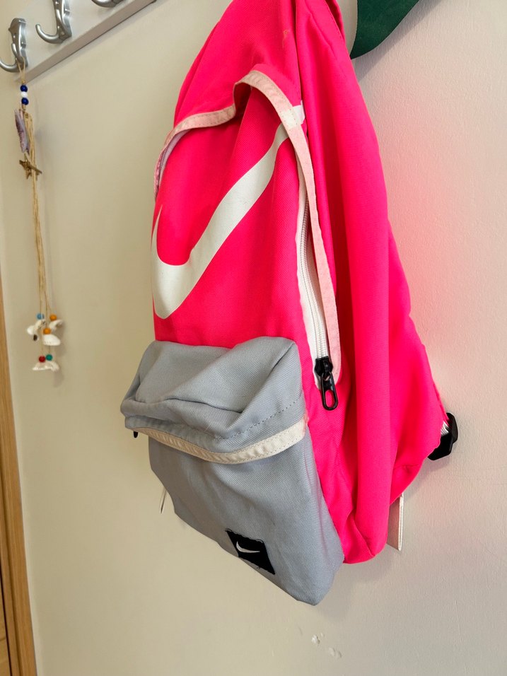 Nike Pembe sırt çantası - Görsel 3