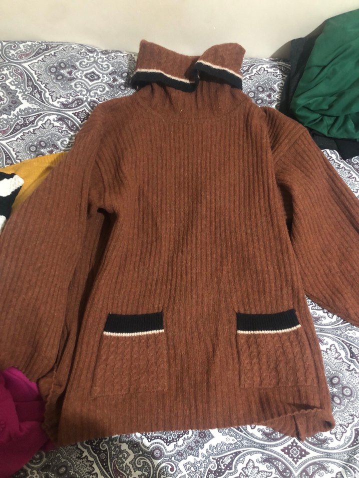 Bohem Tarz Kahverengi Boğazlı Örgü Kazak - Görsel 2