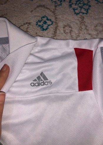 Beyaz Düğmeli Kısa Kollu Polo Tişört - Görsel 2