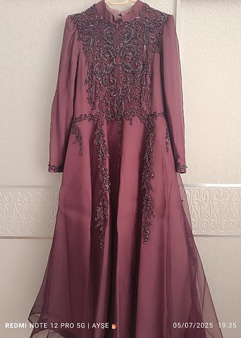 Bordo Uzun Kollu Nakışlı Uzun Abiye