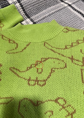 Nakışlı Yeşil Dinazorlu Örgü Kadın Kazak - Görsel 5