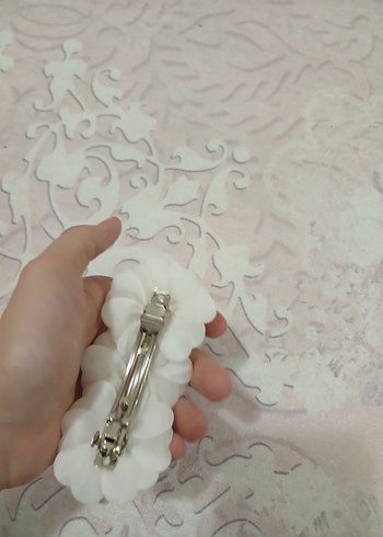 Beyaz Çiçek Saç Tokası - Görsel 2