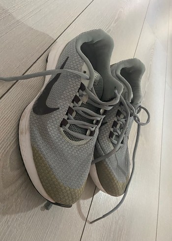 orijinal nike Gri Bağcıklı Kadın Spor Ayakkabısı