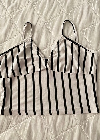 Kadın Siyah Beyaz Çizgili Askılı Crop Top