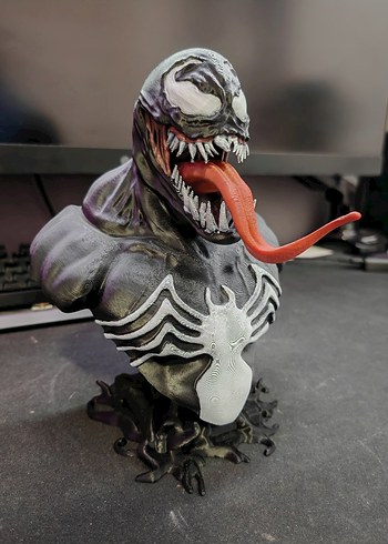 Venom Figürü
