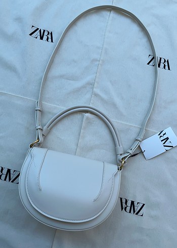 Zara KANVAS DİKİŞLİ ÇAPRAZ ASILI ÇANTA