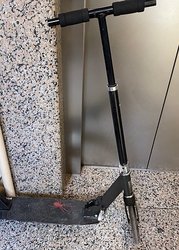 Diğer Siyah Scooter'ı Katlanabilir