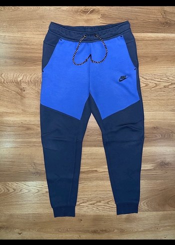Nike Tech Alt
