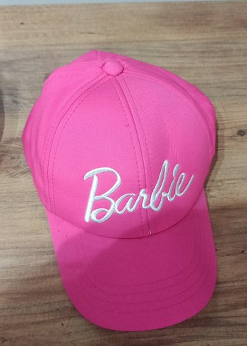 Pembe Barbie Nakışlı Kadın Şapka