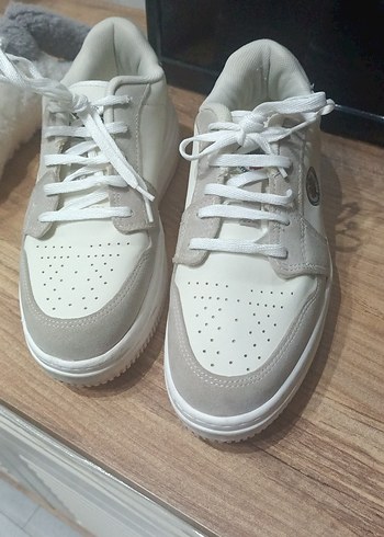 Gri-Beyaz Bağcıklı Stiletto Topuklu Spor Ayakkabı