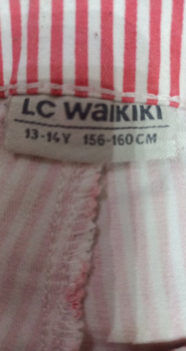 Düğmeli Kırmızı Çizgili Mini Şort - Görsel 2