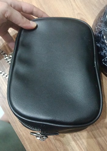 Beden orjinal Bershka Zincir Detaylı Siyah Deri Kadın Çanta