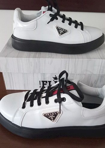 Diğer Prada Milano Spor Ayakkabi 42 Numara