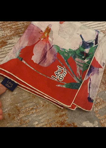 Levi dor ipek eşarp - Görsel 3