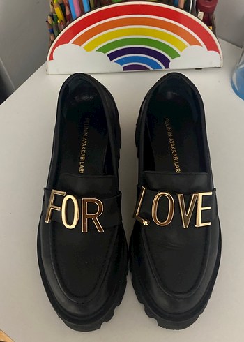 Kadın Siyah Altın Tokalı Loafer