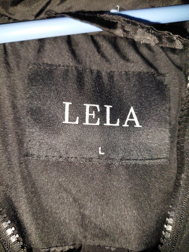 Siyah Kapüşonlu Kadın Kış Montu - Görsel 3