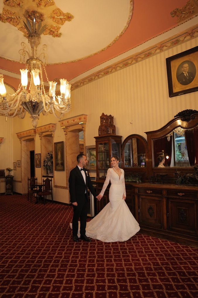 Fransız Dantelli Balık Model Uzun Kollu Sırt Dekolteli Gelinlik - Görsel 4