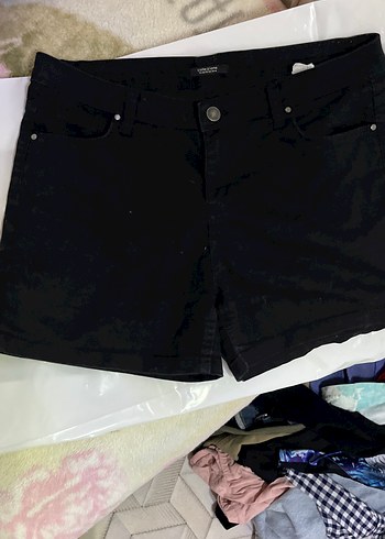 Siyah Düz Kesim Mini şort - Görsel 2