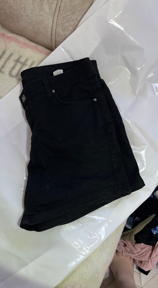 Siyah Düz Kesim Mini şort - Görsel 4