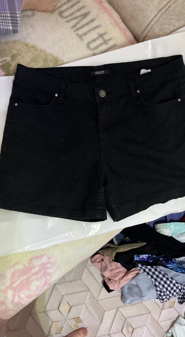 Siyah Düz Kesim Mini şort - Görsel 2