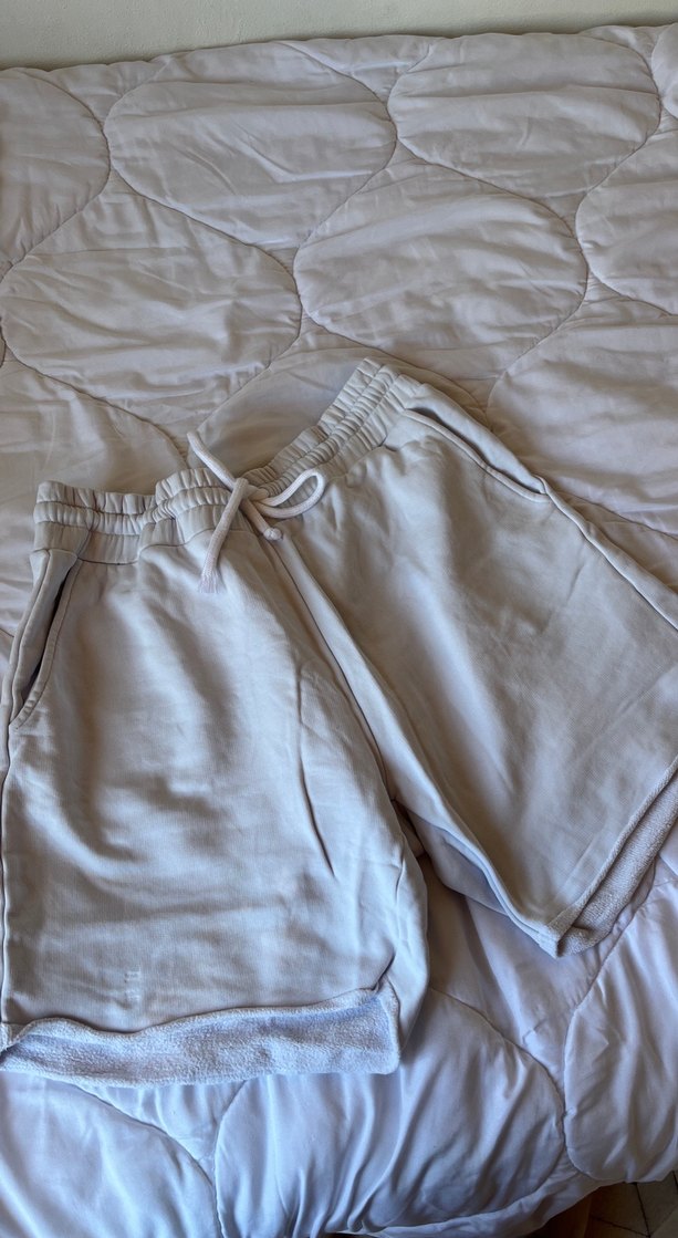 Beyaz Rahat Kesim şort - Görsel 2