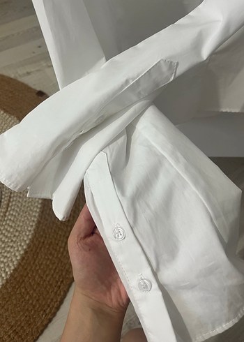 Bershka Beyaz Çan Kollu Gömlek