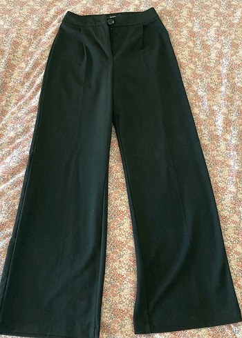 Bershka Siyah Kumaş Pantolon - Görsel 3