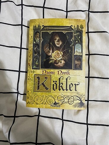 KÖKLER NAOMİ NOVİK