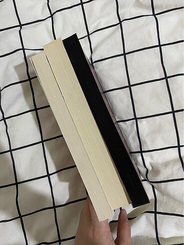  Beden JENNİFER L ARMENTROUT KARANLIK ELEMENTLER SERİSİ