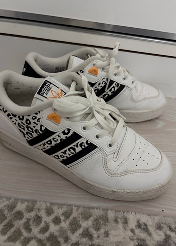 Kadın Beyaz Bağcıklı Blok Topuklu Spor Ayakkabı - Görsel 2