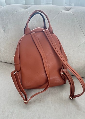Minimalist Kahverengi Deri Kadın Sırt Çantası - Görsel 5