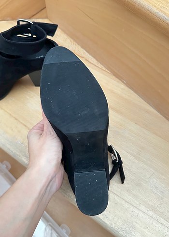 Siyah Süet Tokalı Kadın Topuklu Bot - Görsel 5