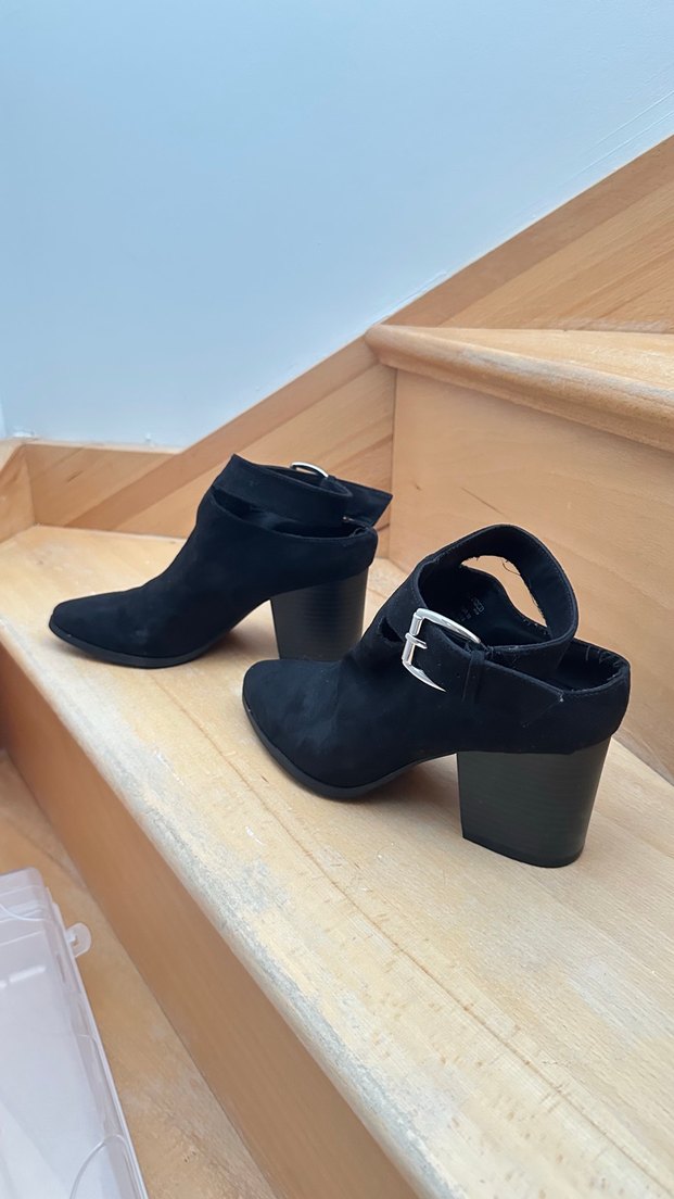 Siyah Süet Tokalı Kadın Topuklu Bot - Görsel 3