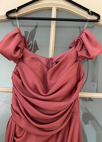 s Beden kırmızı Renk Soğan kabuğu renginde Drape Detaylı Uzun Abiye