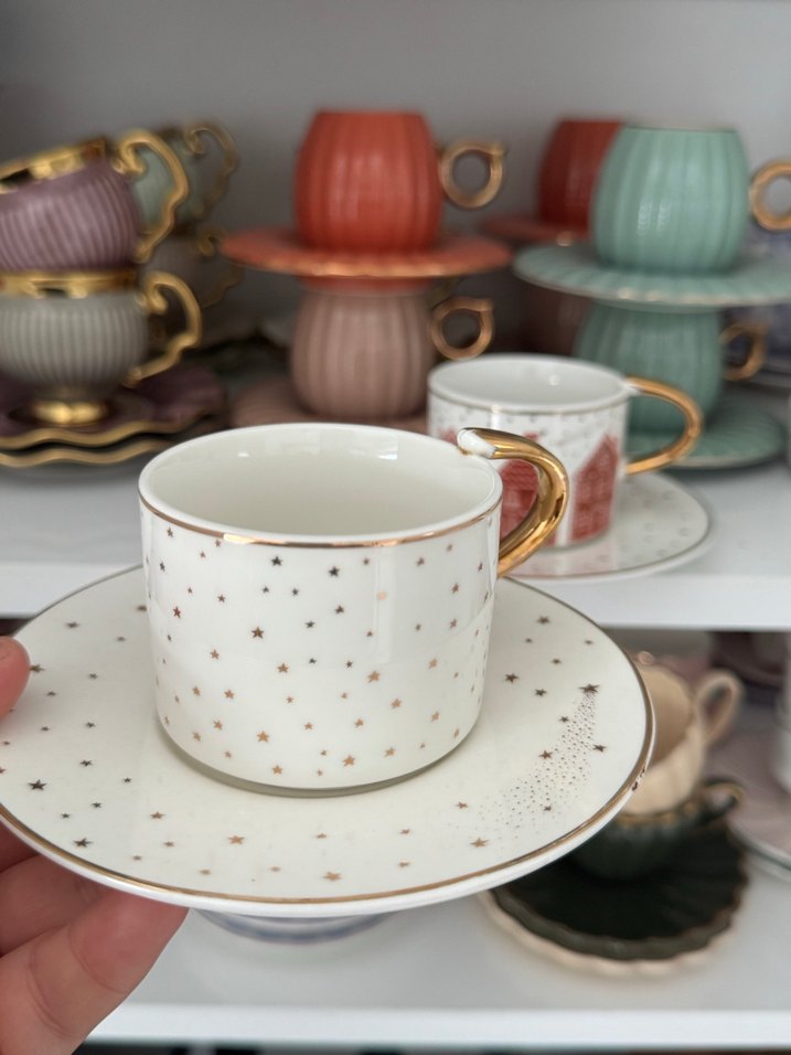 Altın saplı beyaz ev desenli fincan takımı - Görsel 2