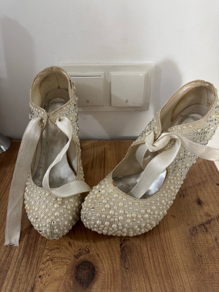 İnci İşlemeli Beyaz Vintage Topuklu Gelin Ayakkabısı - Görsel 5