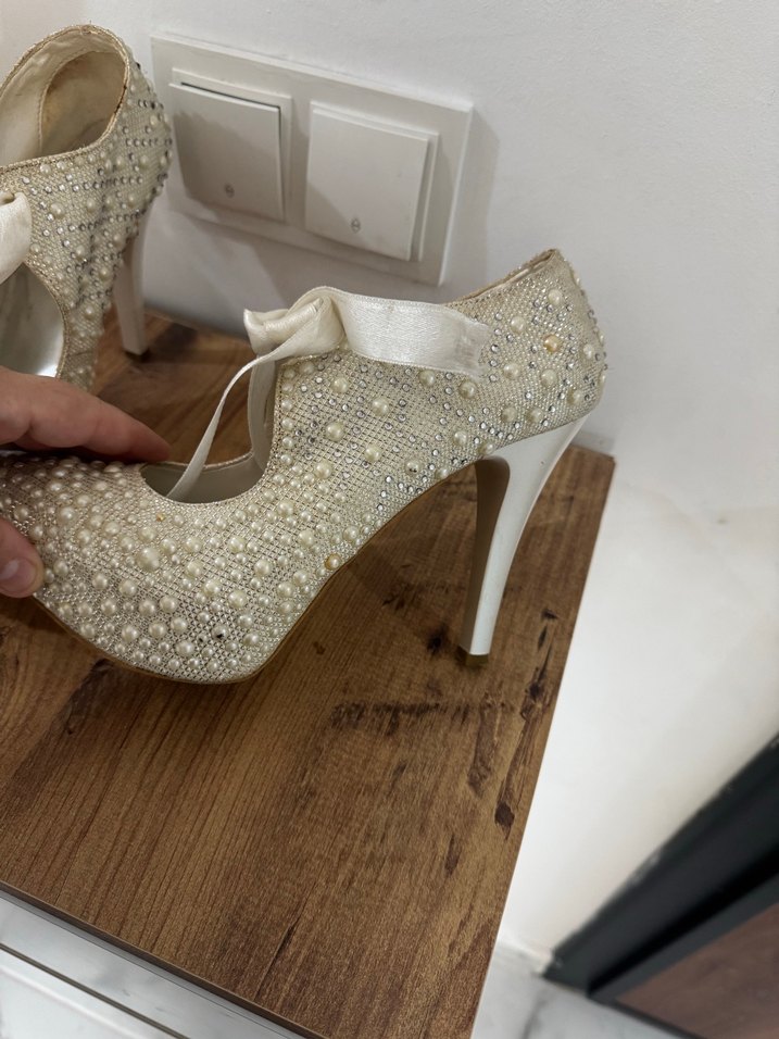 İnci İşlemeli Beyaz Vintage Topuklu Gelin Ayakkabısı - Görsel 4