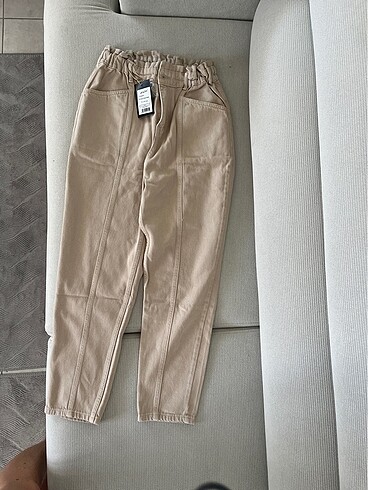 ÖNÜ PARÇALI, BÜYÜK CEPLİ PAMUKLU PANTALON