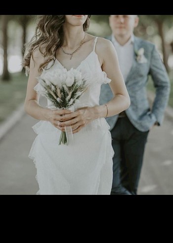 Fırfırlı V Yakalı Beyaz Abiye Elbise - Görsel 3