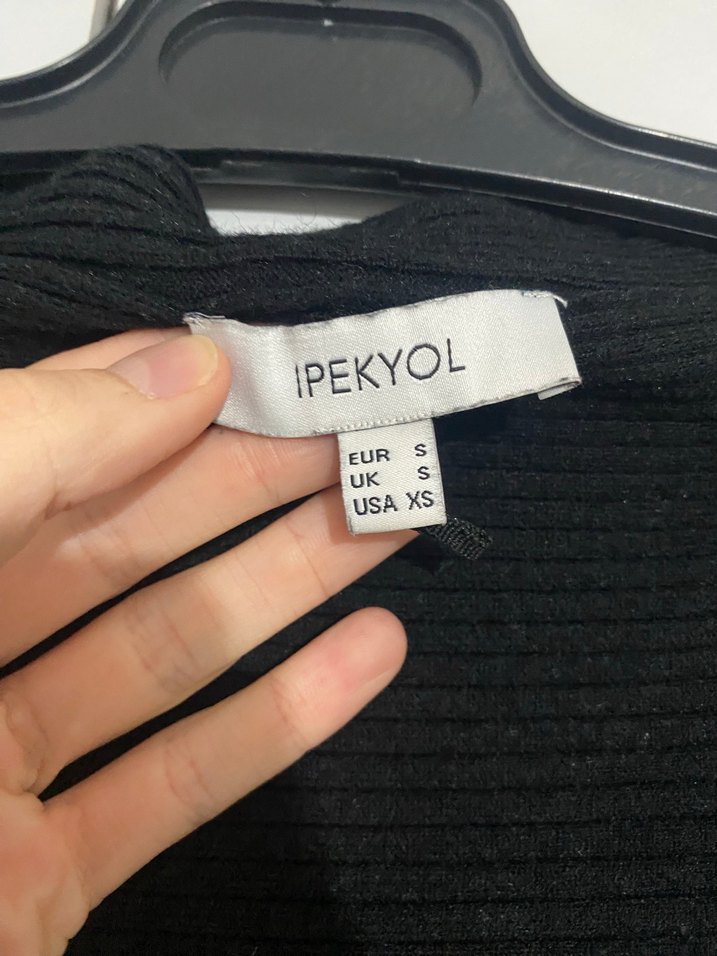 Siyah V Yaka Örgü Kadın Kazak - Görsel 3