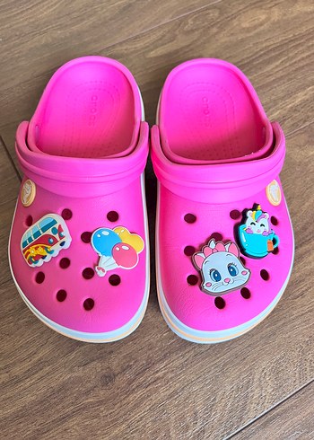 Crocs Kız Çocuk Pembe Kayışlı Terlik