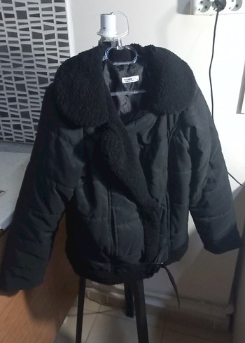 Kürk Detaylı Siyah Kısa Kadın Kışlık Mont - Görsel 3