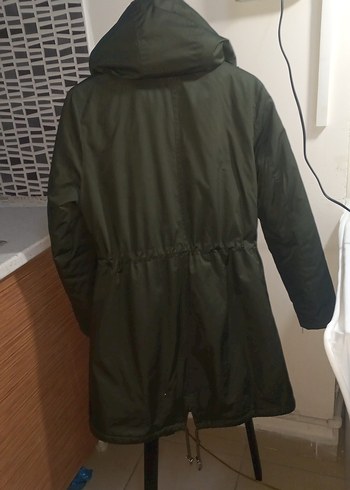 Kapüşonlu Kamuflaj Desenli Kadın Mont - Görsel 3